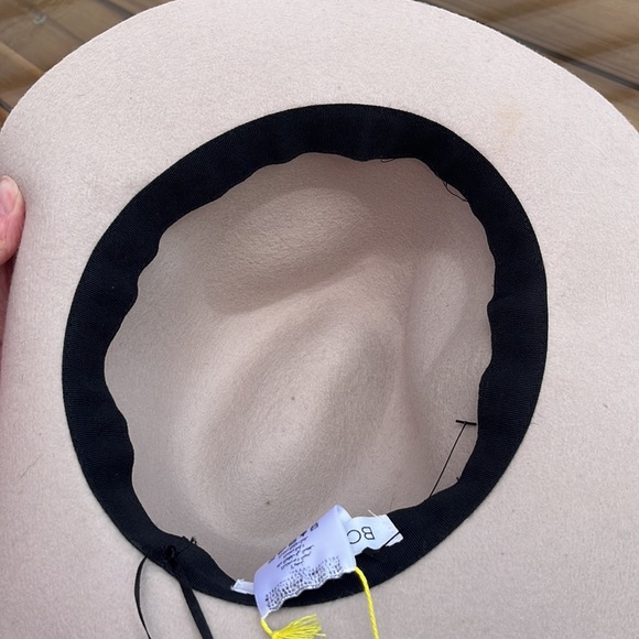 BCBG generation hat new with tags $48 one size with adjustable straps - Picture 4 of 7